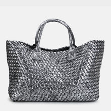 Load image into Gallery viewer, hand-woven women's bag spring summer new European and American tide single shoulder vegetable basket women casual bag